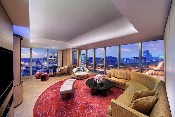 Premium bedding, down comforters, minibar, in-room safe