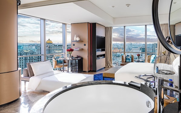 Premium bedding, down duvets, minibar, in-room safe - Sofitel Beijing Central (Beijing)