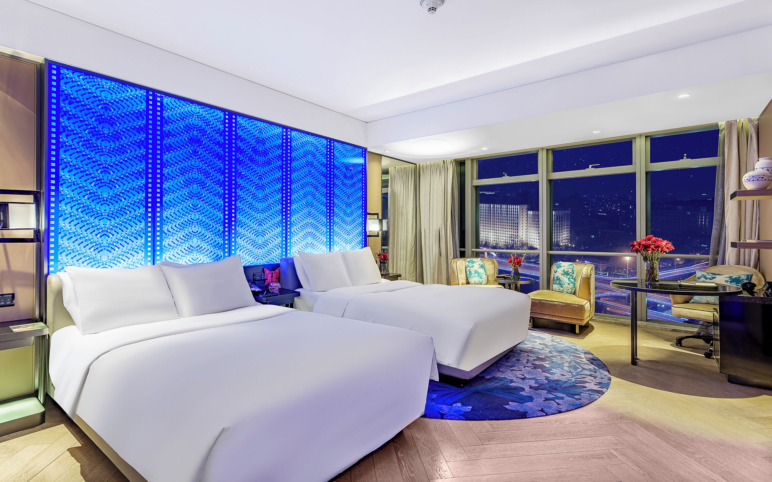 Premium bedding, down comforters, minibar, in-room safe