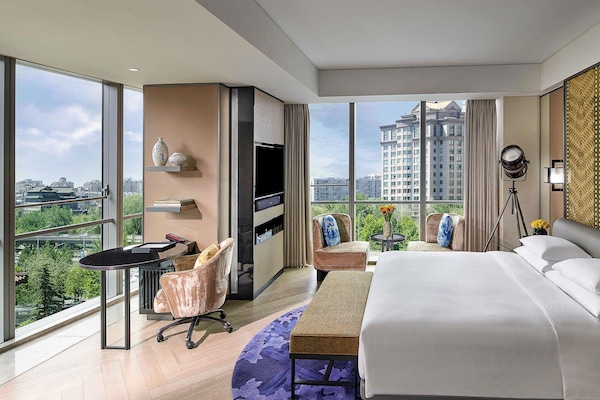 1 habitación, ropa de cama de alta calidad, cubrecamas y minibar