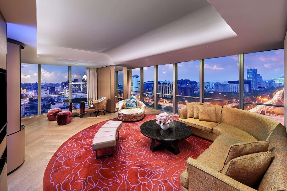 Suite, 1 King Bed (Opera) | Premium bedding, down duvets, minibar, in-room safe