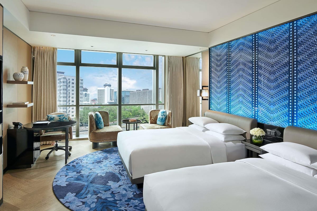 Premium bedding, down comforters, minibar, in-room safe