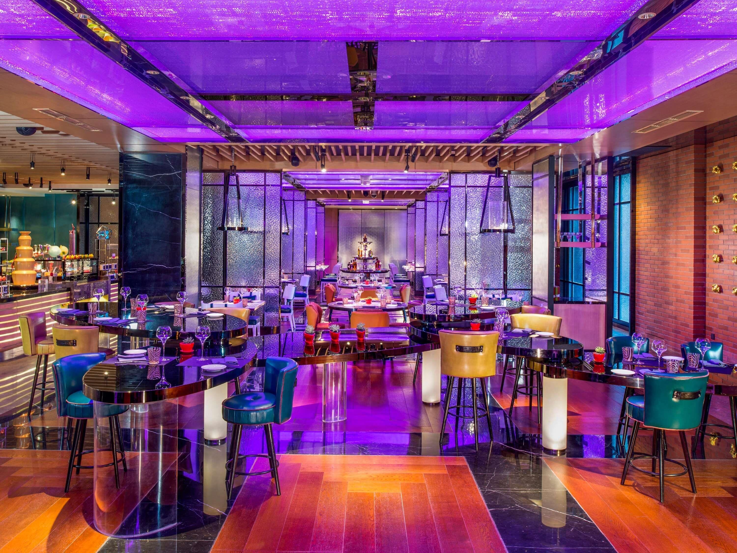 daily buffet breakfast (cny 168 per person)