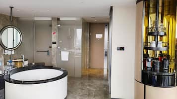 Separate tub and shower, deep soaking tub, rainfall showerhead