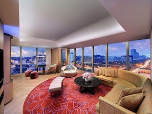 Suite, 1 King Bed (Opera)