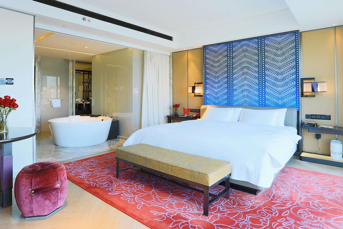 Suite, 1 King Bed (Opera) | Premium bedding, down comforters, minibar, in-room safe