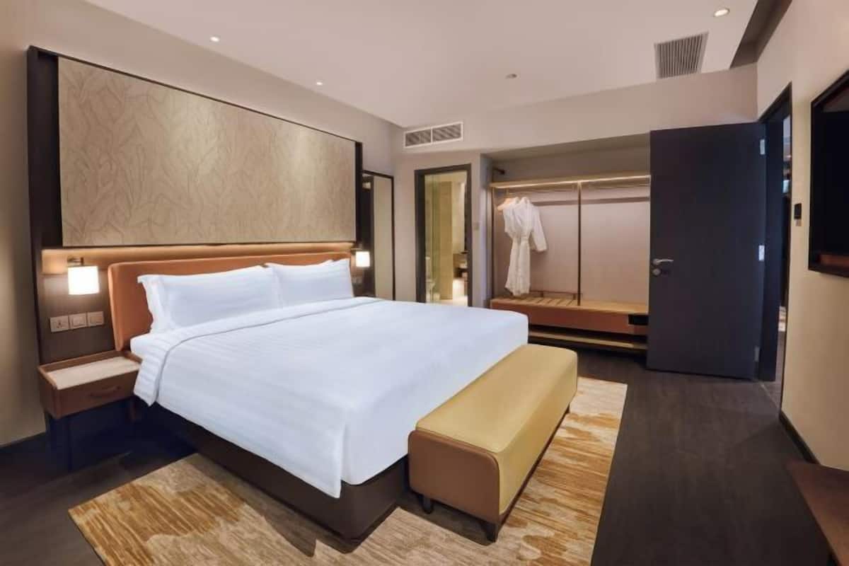 1 bedroom, minibar, in-room safe, desk