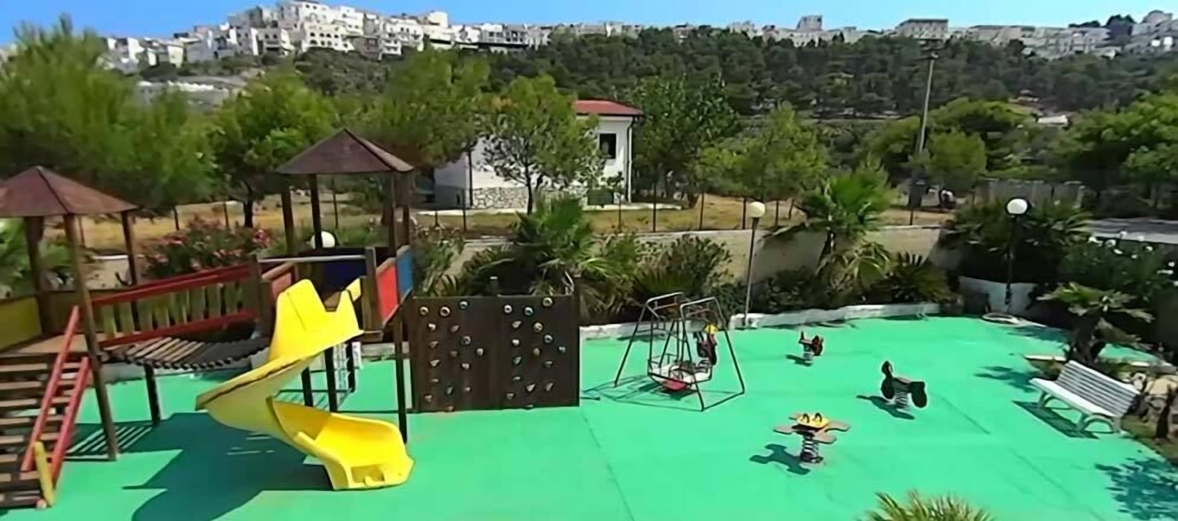 children’s play area – outdoor