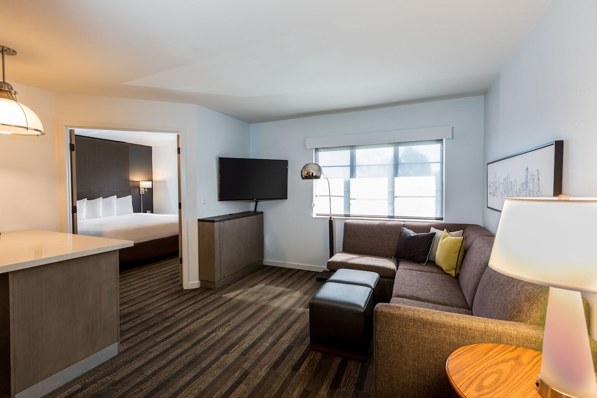 Suite, 1 Bedroom | Egyptian cotton sheets, hypo-allergenic bedding, in-room safe, desk