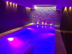Turkkilainen sauna, vartalohoitoja, hieronta- ja hoitohuoneita