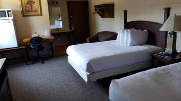 1 bedroom, premium bedding, desk, free WiFi