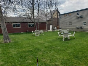 Terrace/patio - Autumn's Inn (Roundup)