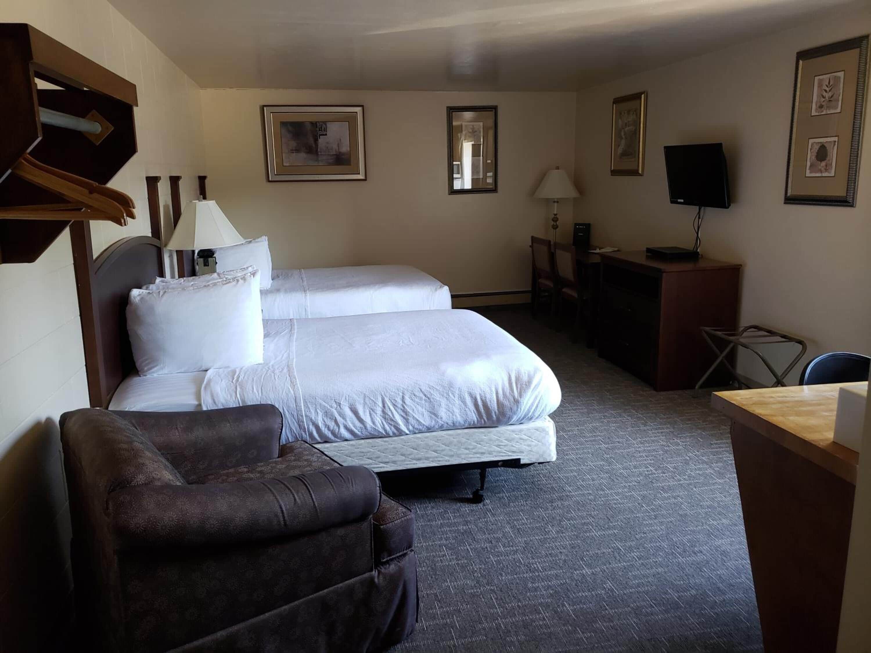 1 bedroom, premium bedding, desk, free WiFi