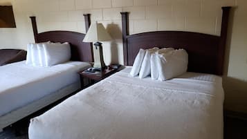 1 bedroom, premium bedding, desk, free WiFi