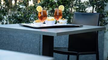 Bar (in der Unterkunft)