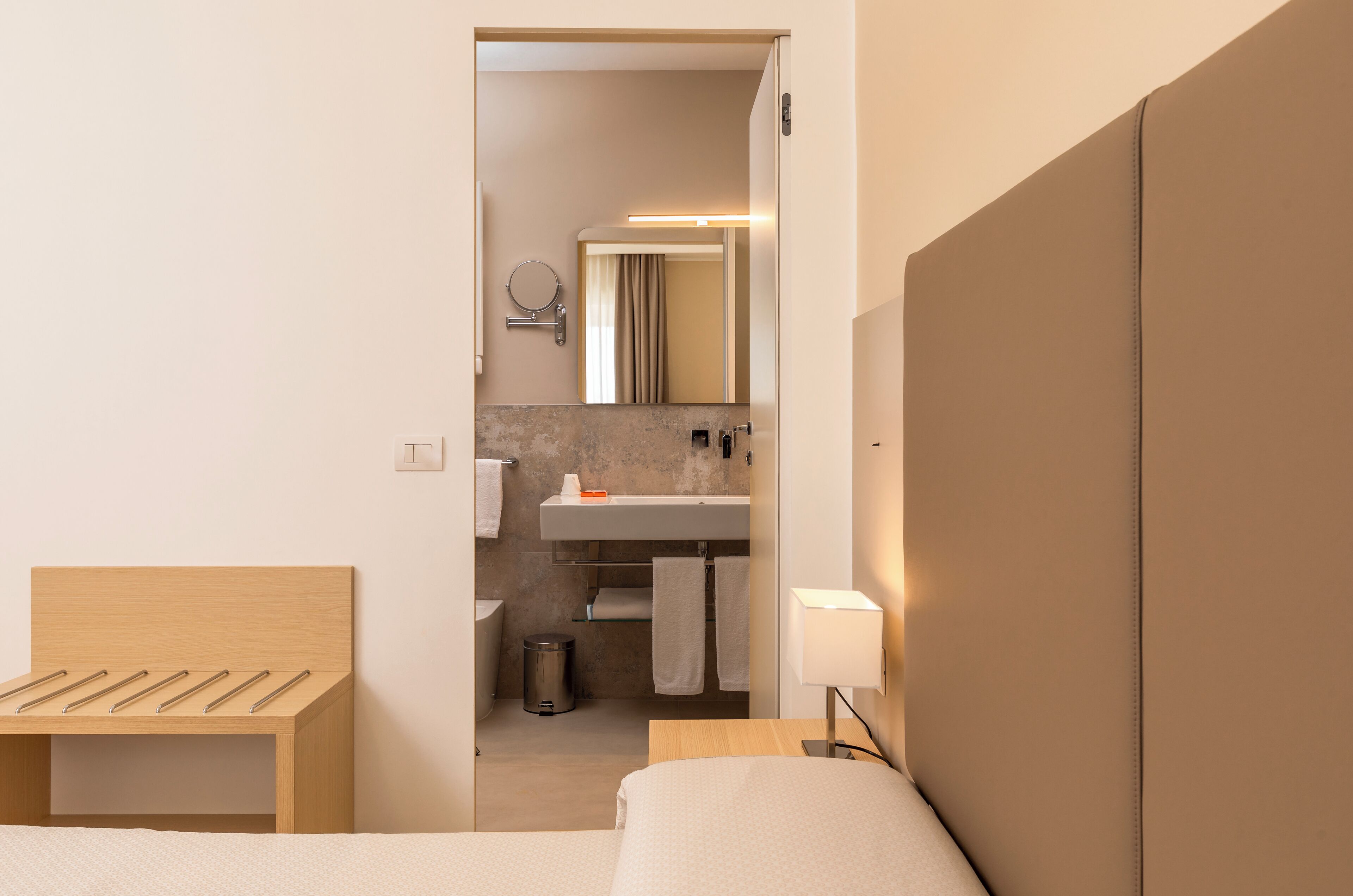 classic double room, 1 double bed | premium bedding, minibar, in-room safe, desk