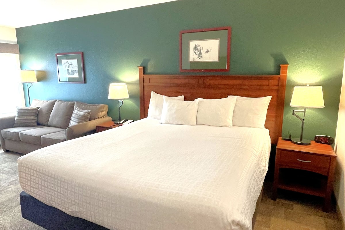King Bedroom with Sofa Sleeper | Egyptian cotton sheets, premium bedding, pillowtop beds, desk