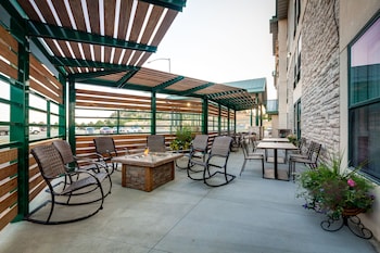 Boothill Inn And Suites