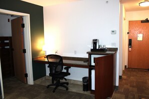 Family Suite | 埃及棉床单、高档床上用品、加厚床垫、办公桌