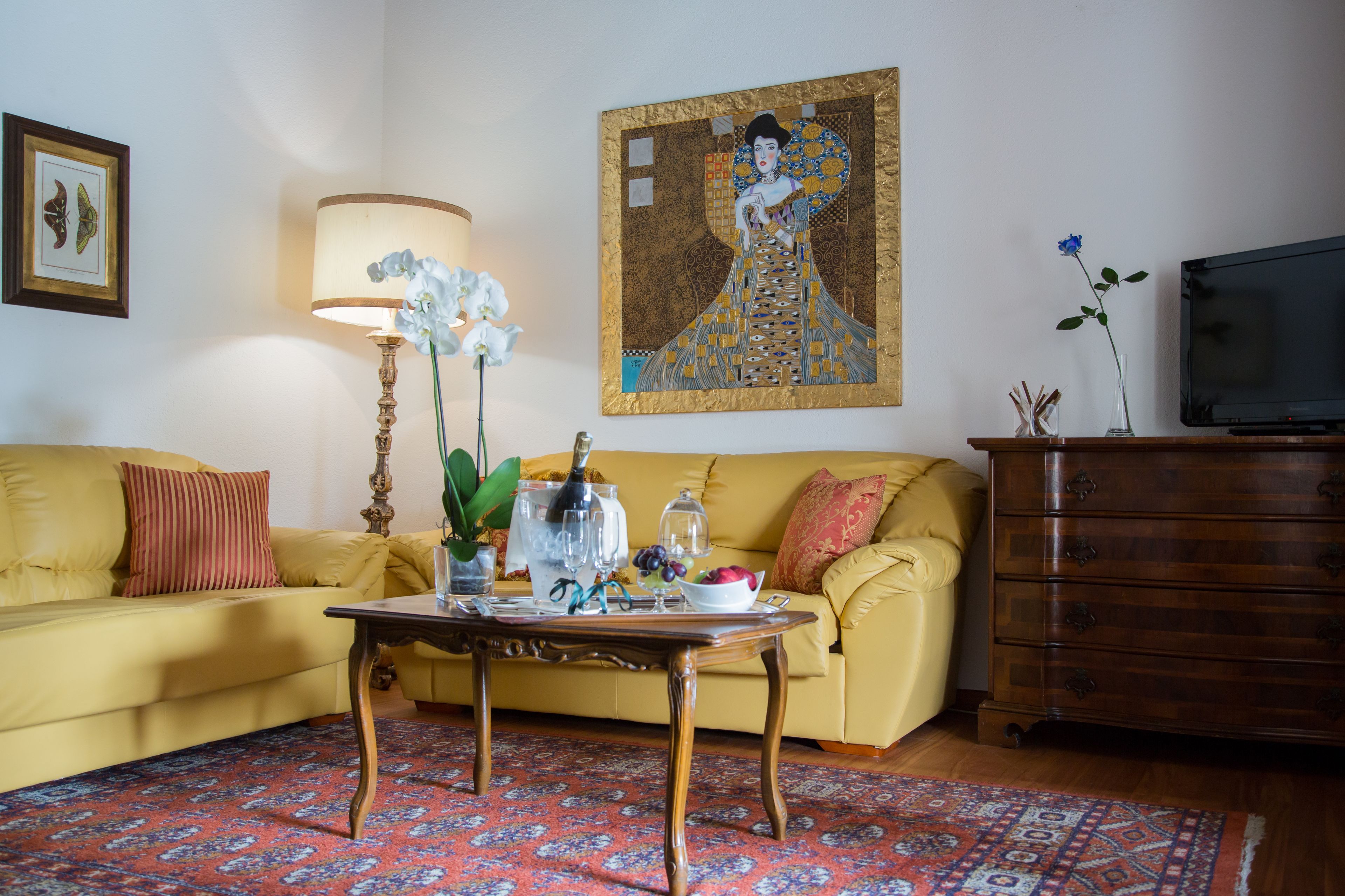 Minibar, in-room safe, desk, laptop workspace