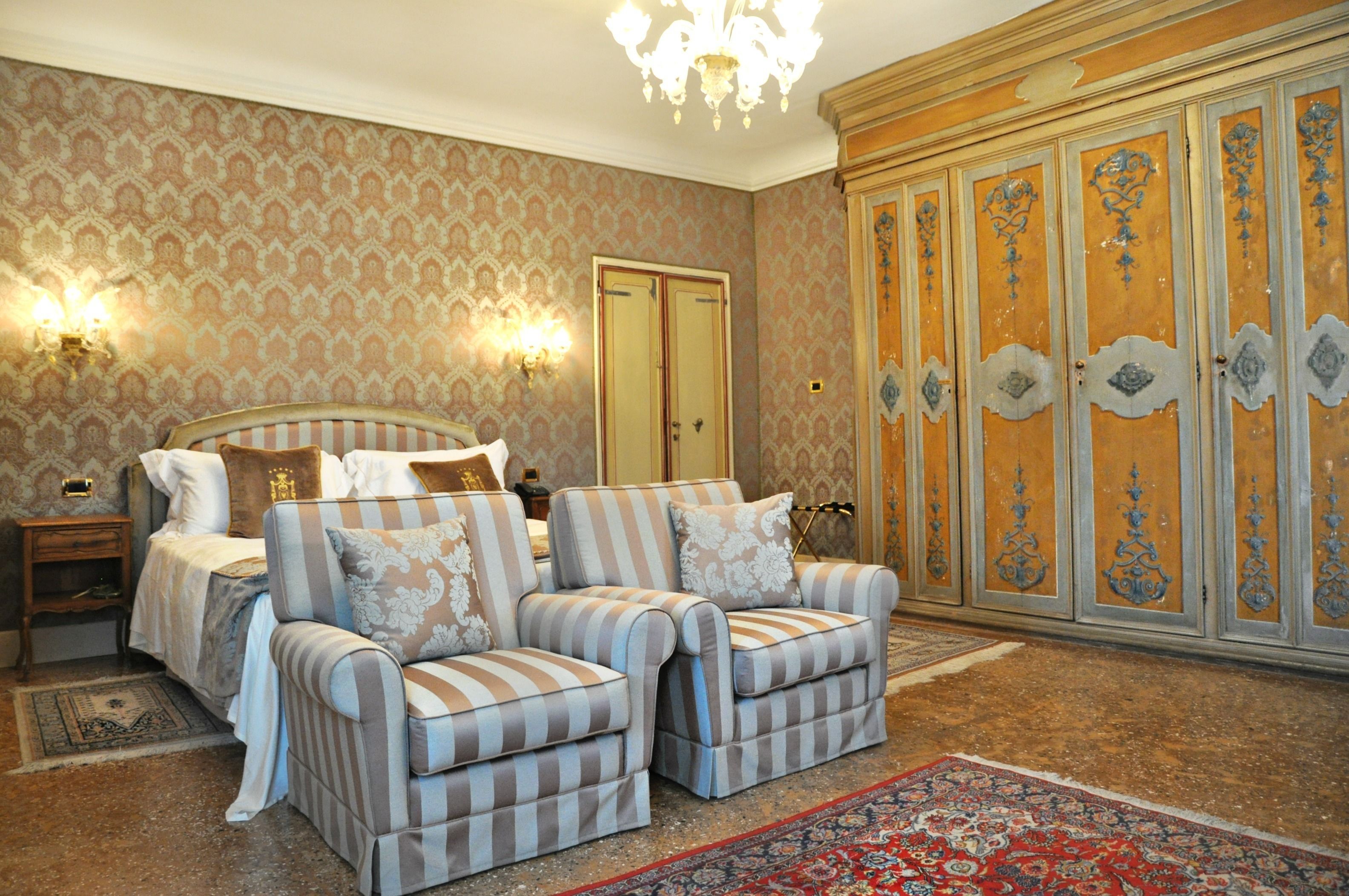 suite (villa) | 1 bedroom, minibar, in-room safe, desk