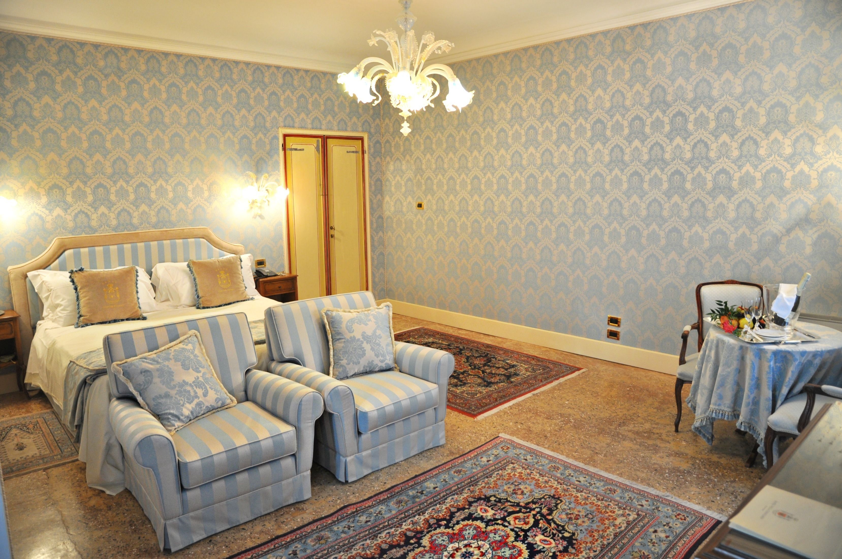 suite (villa) | 1 bedroom, minibar, in-room safe, desk