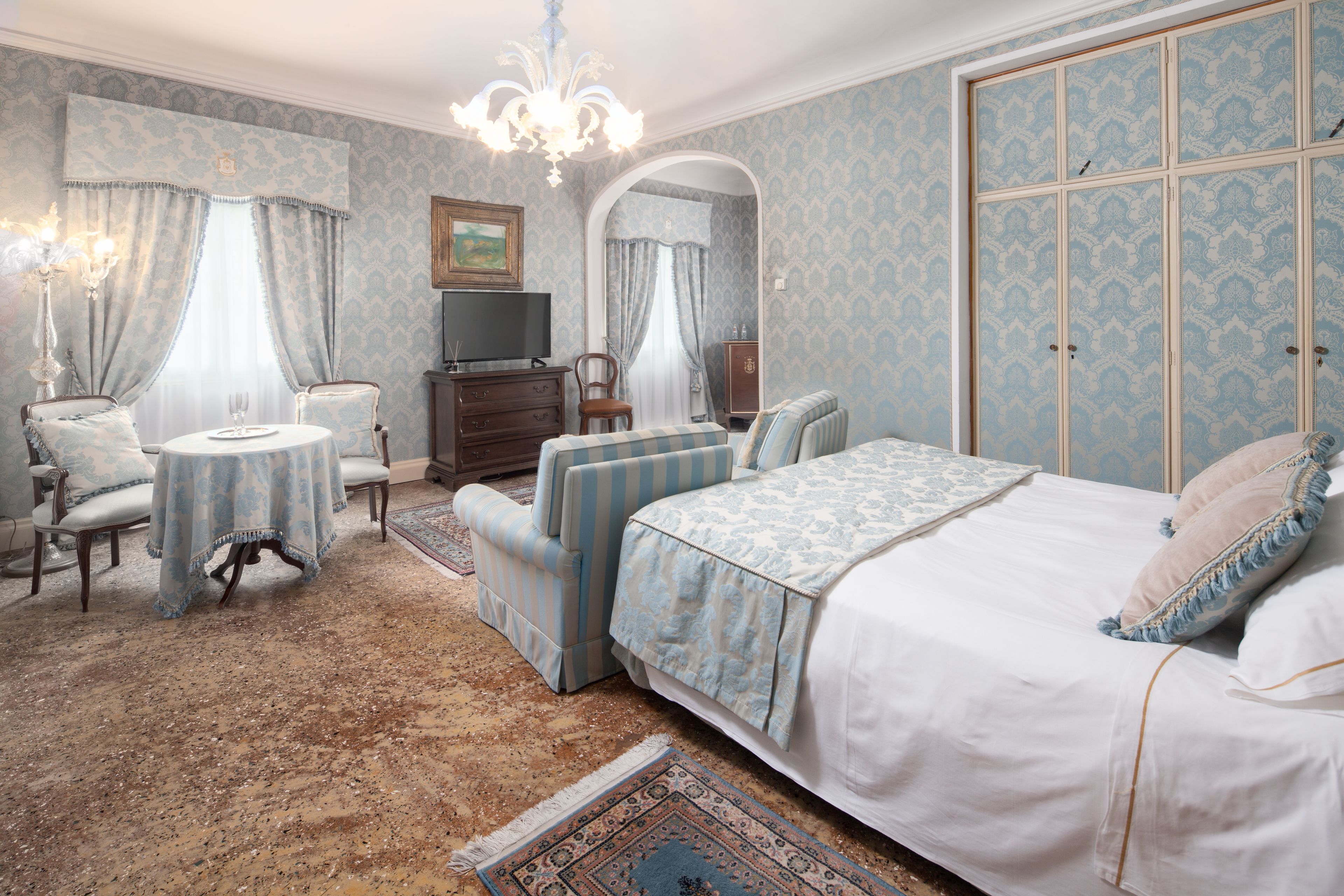suite (villa) | 1 bedroom, minibar, in-room safe, desk