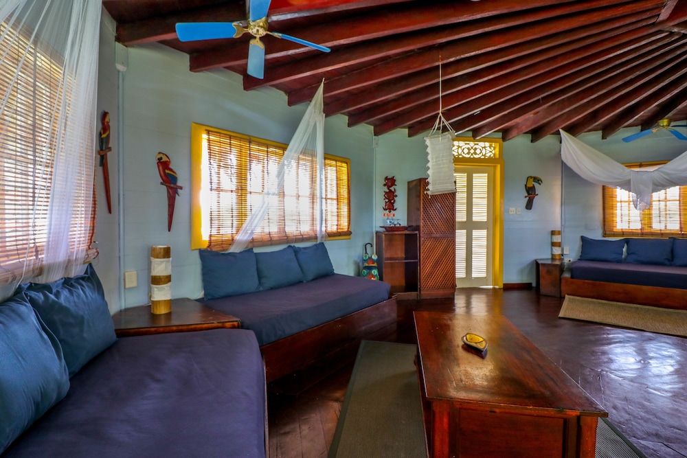 Punta Caracol acqua-lodge by null