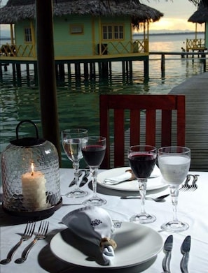 Frühstück, Mittagessen, Abendessen, mediterrane Küche, Blick aufs Meer