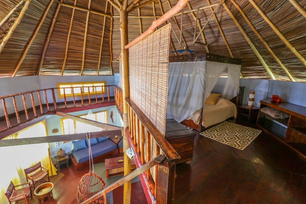 Punta Caracol acqua-lodge by null