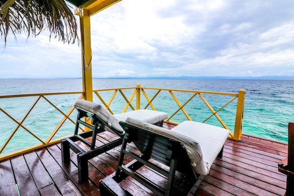 2 bedrooms, in-room safe, desk, free rollaway beds