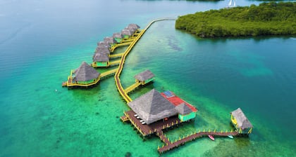 Punta Caracol Acqua Lodge
