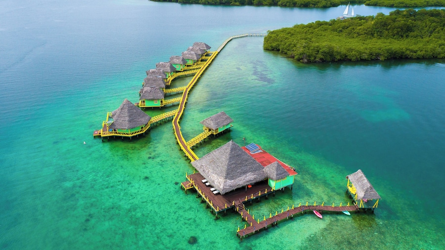 Punta Caracol Acqua Lodge