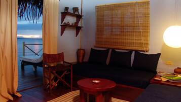 2 bedrooms, in-room safe, desk, free rollaway beds