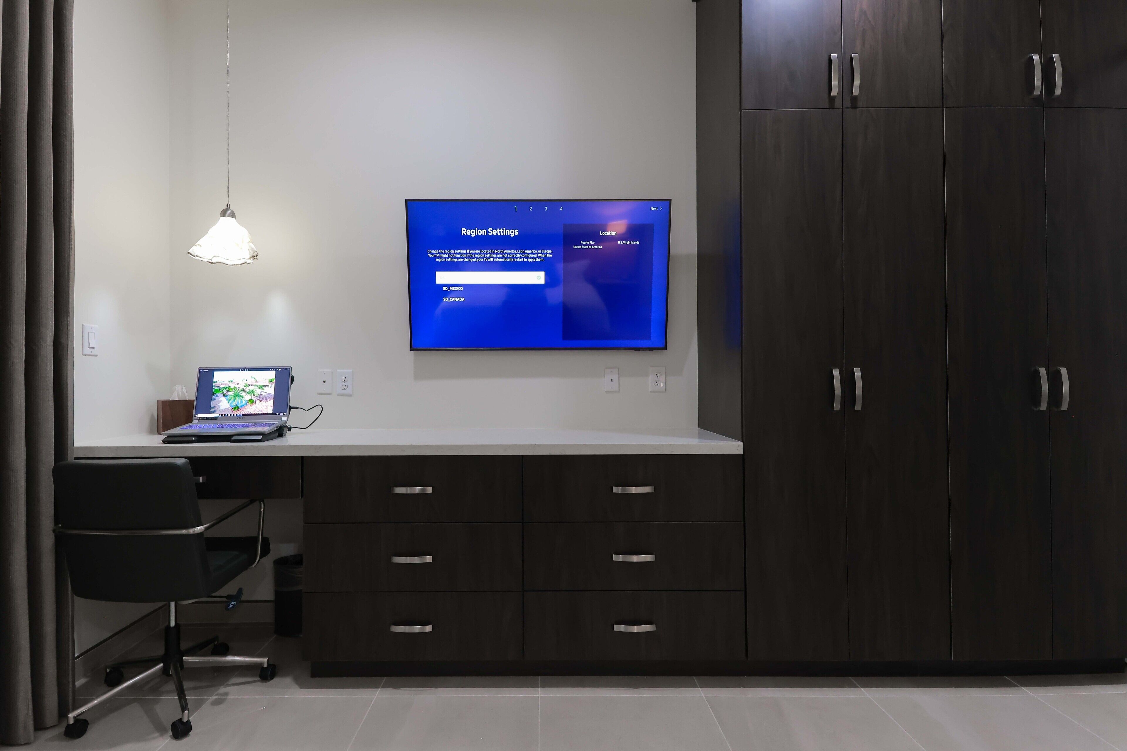 deluxe single room, 1 bedroom, private bathroom, garden view (deluxe suite) | premium bedding, in-room safe, individually furnished, laptop workspace