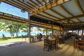 บริการอาหารเช้า อาหารกลา��งวัน อาหารเย็น, อาหารนานาชาติ