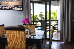 Villa, Pool View | Living area