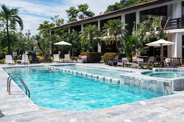 Outdoor pool, pool loungers
