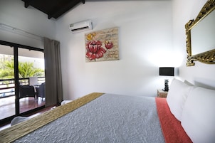 Desk, laptop workspace, free WiFi, bed sheets