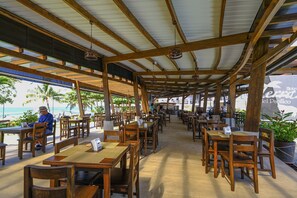 Breakfast, lunch and dinner served - Terraza Del Pacifico Hotel (Jacó)