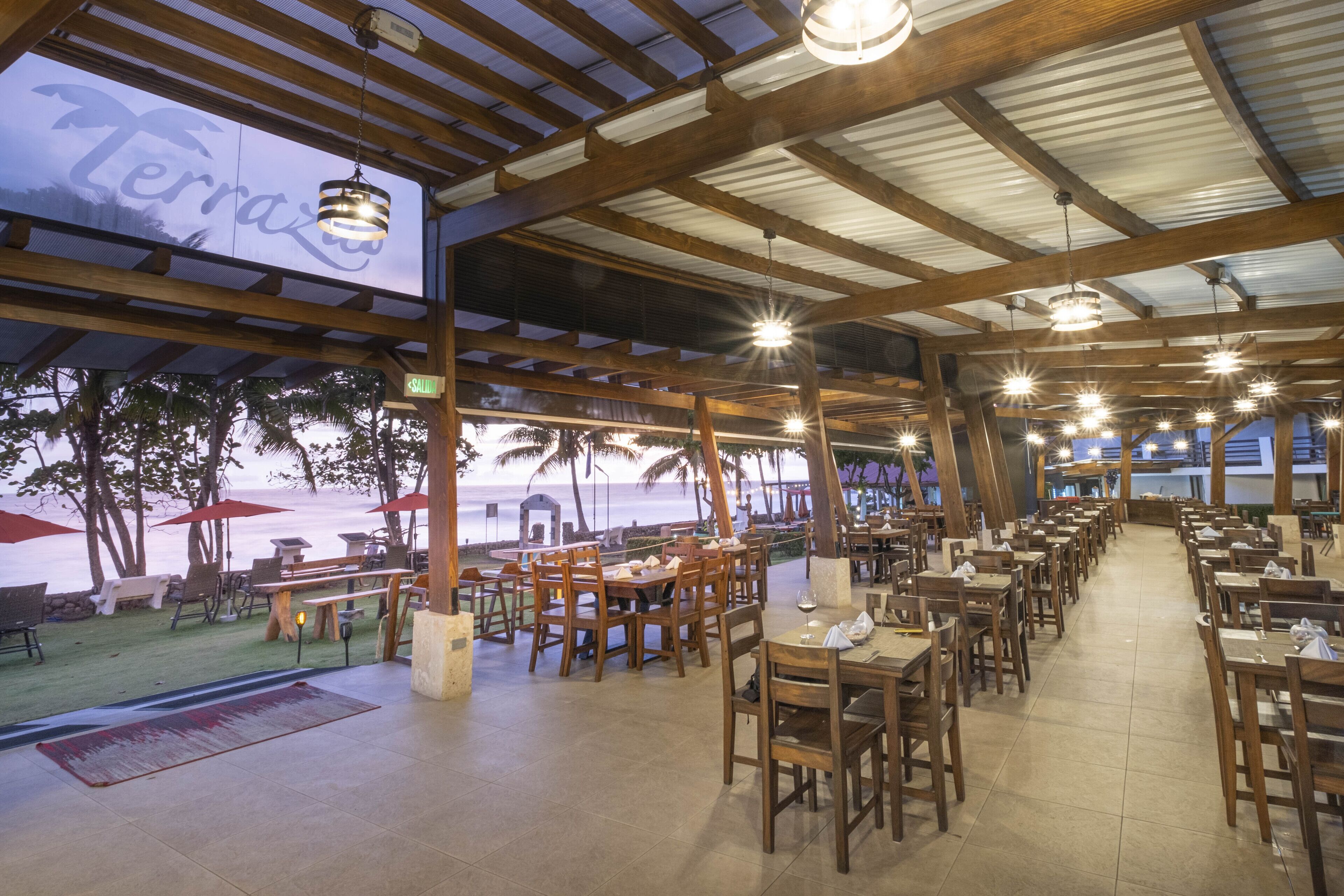 Breakfast, lunch, dinner served; international cuisine 