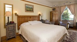 Lupine | 12 bedrooms, individually decorated, individually furnished, desk - Union Hotel (Benicia)