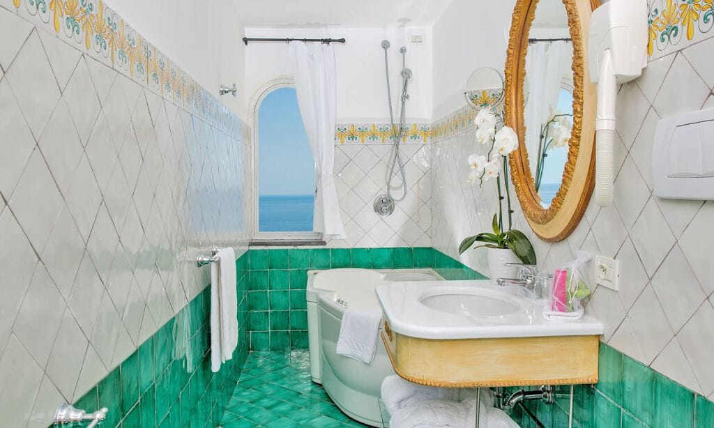 classic double room, balcony, sea view | bathroom | free toiletries, hair dryer, bidet, towels