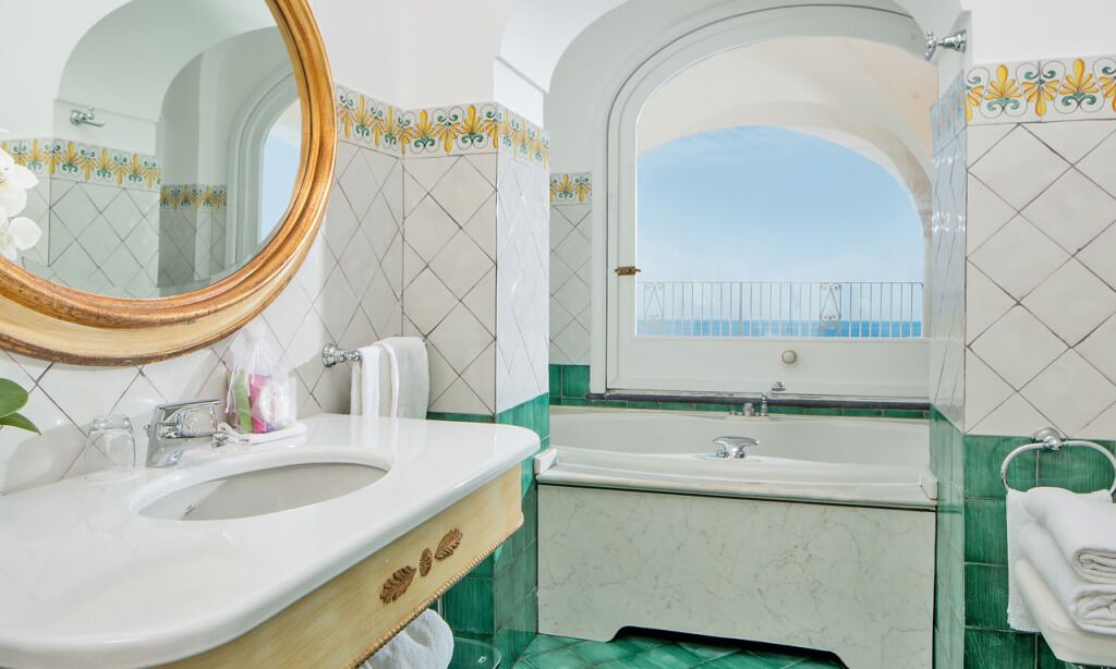 superior double room, balcony, sea view | bathroom | free toiletries, hair dryer, bidet, towels