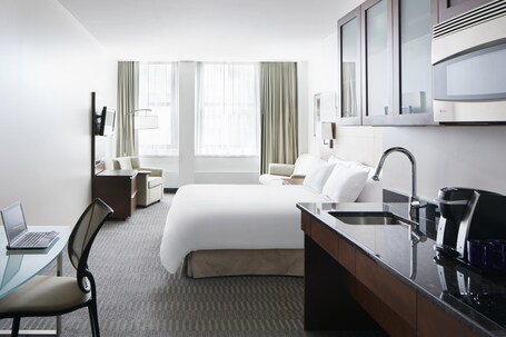 Club Quarters Hotel Wacker at Michigan, Chicago - Image 3