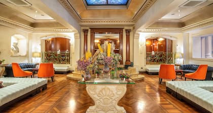 River Palace Hotel