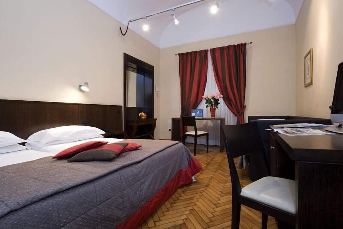 Chambre Triple Standard | 2 chambres, coffres-forts dans les chambres, Wi-Fi gratuit