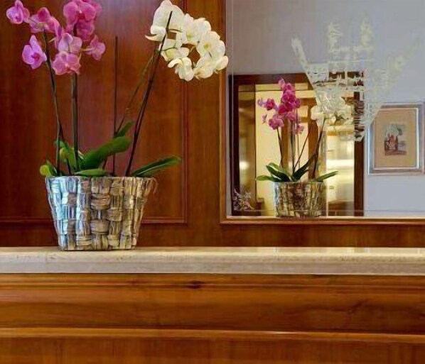 Reception - Hotel De Petris (Rome)