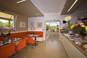 Dining - Hotel De Petris (Rome)