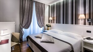 Cofres nos quartos, Wi-Fi de cortesia, roupa de cama